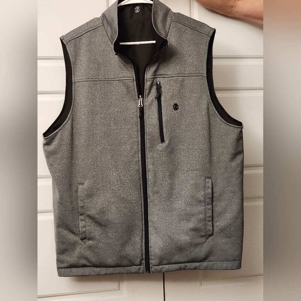 EUC Izod Reversable,‎ lightweight size Large Vest